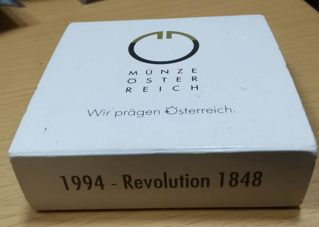北京马甸外币专卖微拍第二十一期，陆续上新，欢迎关注 1994年奥地利100先令精制纪念银币，重20克90银，品相如图，盒证齐全