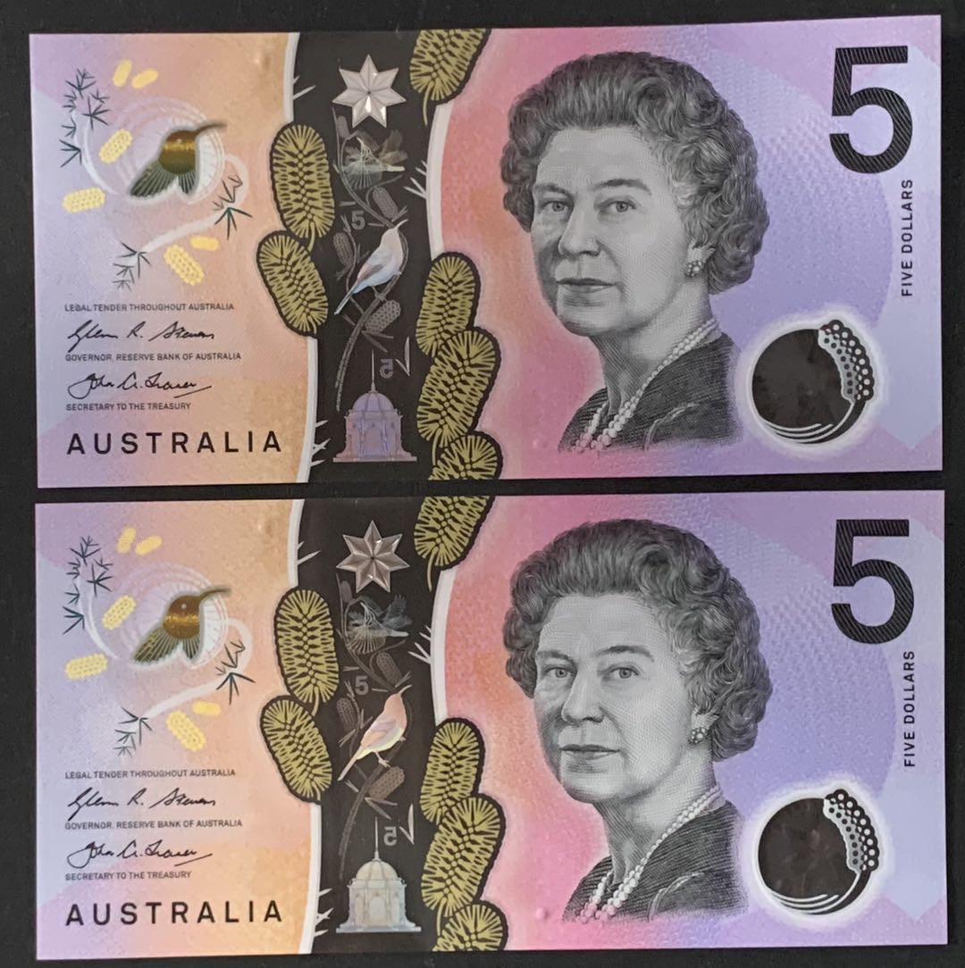 紫瑗钱币——微拍第102期—纸币场 澳大利亚 2016年 5澳元 双胞胎全同号 2枚一组 UNC （P-62）