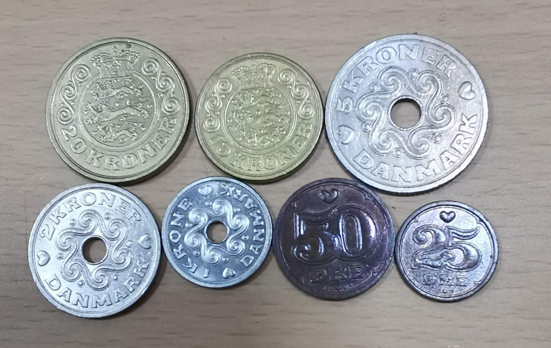 北京马甸外币专卖微拍第二十二期，非贵金属纪念币，流通币专场。陆续上新，欢迎关注陆续上新 丹麦流通币7枚/套，品相如图