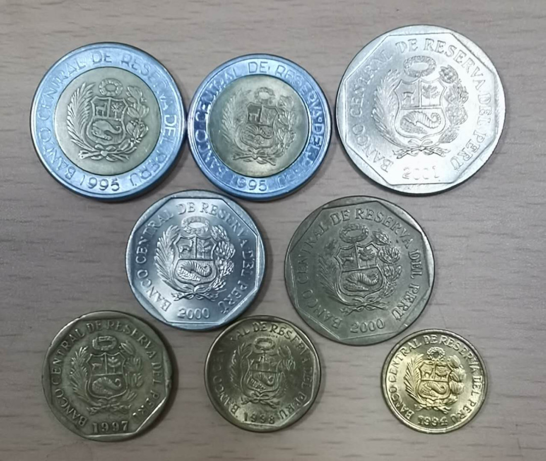 北京马甸外币专卖微拍第二十二期，非贵金属纪念币，流通币专场。陆续上新，欢迎关注陆续上新 秘鲁流通币8枚/套，品相如图