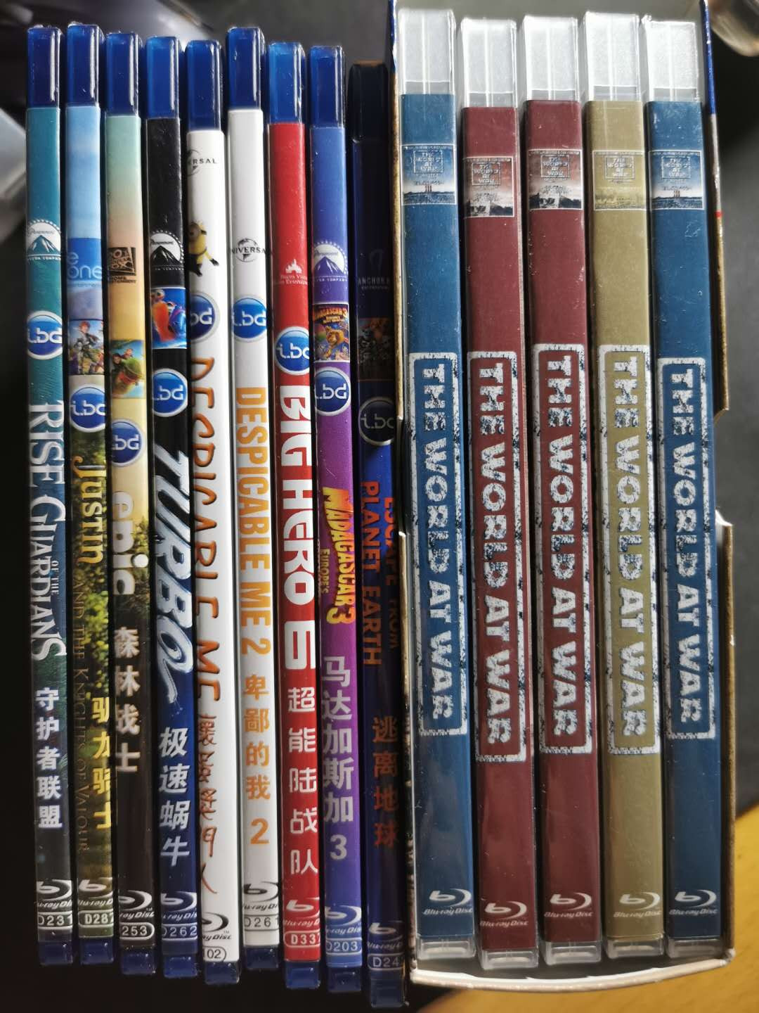 【鲸贝乐淘】千字文·第“仁慈隐恻，造次弗离”号拍卖 【影碟】卡通9部，世界战争一套，共18张盘，一起拍出