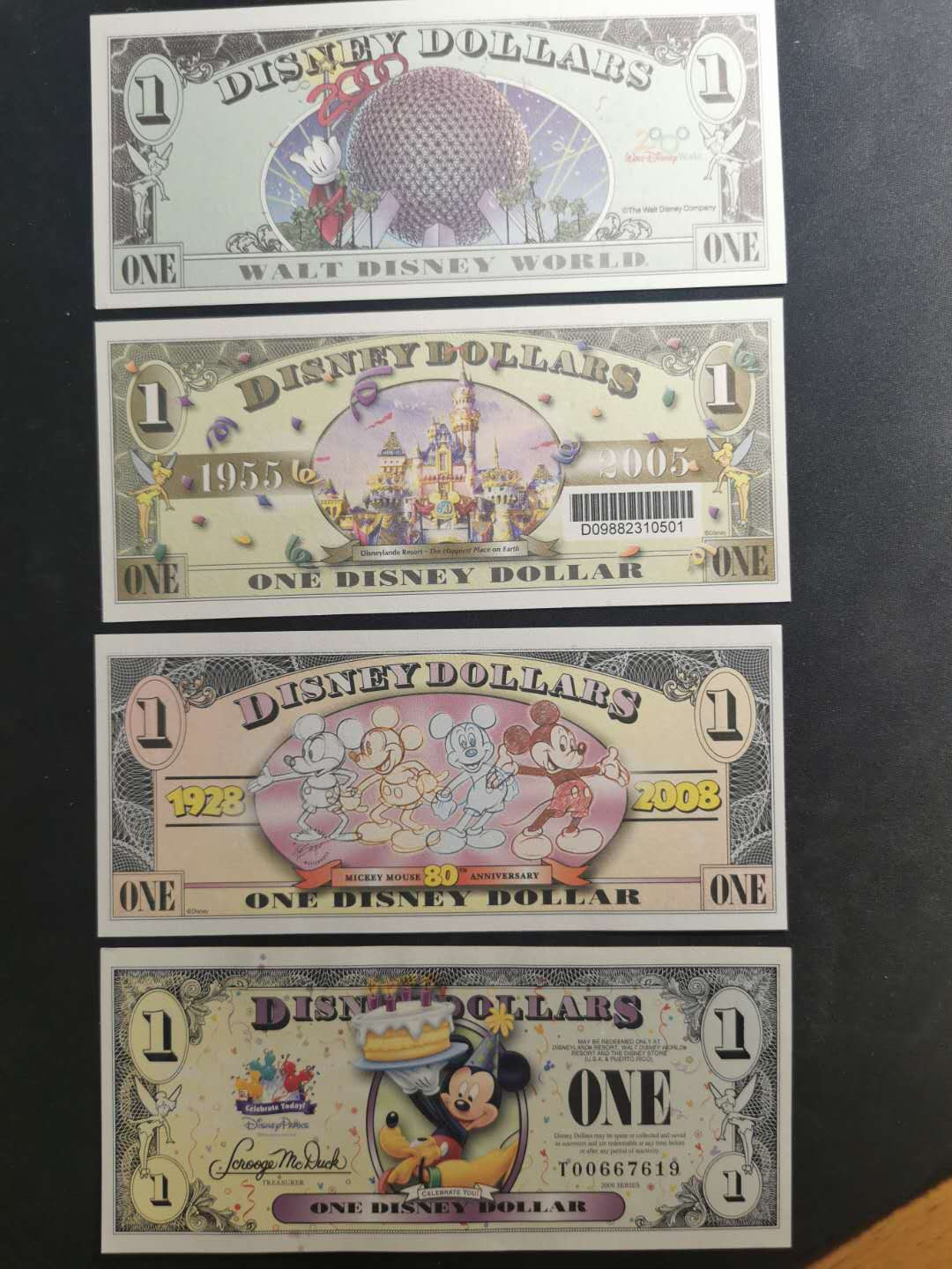 【鲸贝乐淘】千字文·第“节义廉退，颠沛匪亏”号拍卖 【迪士尼一美元】2000.2005.2008.2009四张，全新全品UNC