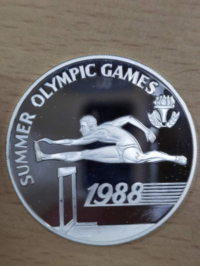1988年巴巴多斯纪念汉城奥运会精制银币重23.3克成色925 - 1988年巴巴多斯纪念汉城奥运会精制银币重23.3克成色925