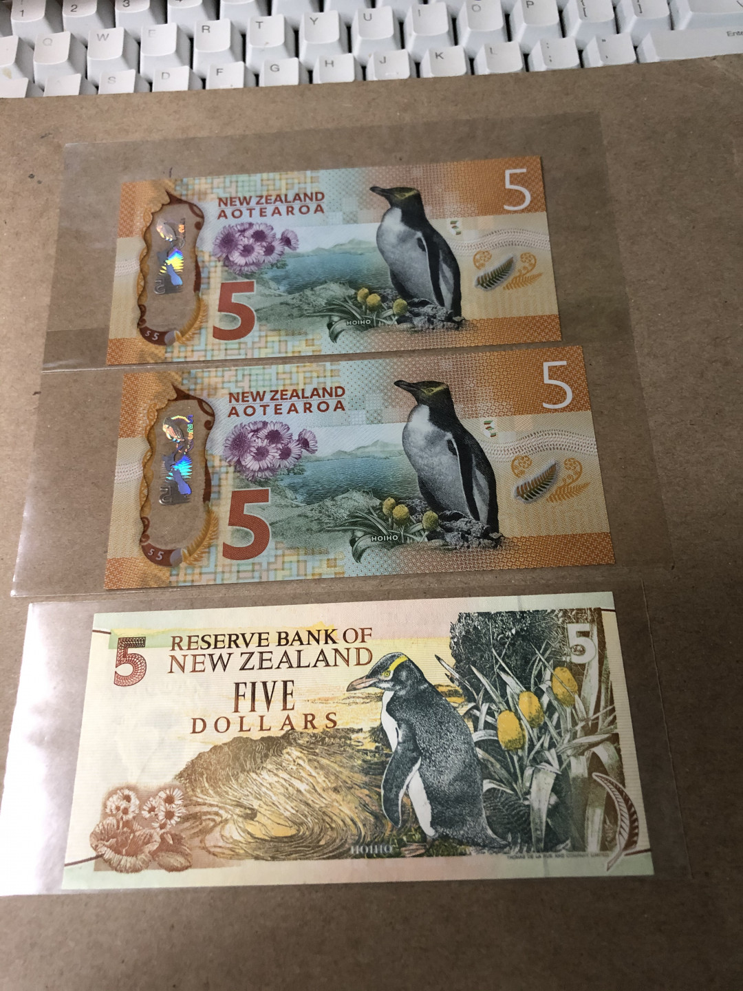 【Blue Auction】世界纸币精拍第23期—— 锡兰佛国(共50拍） 【一组3张】新西兰 1992年5元&2015年5元*2 全新UNC