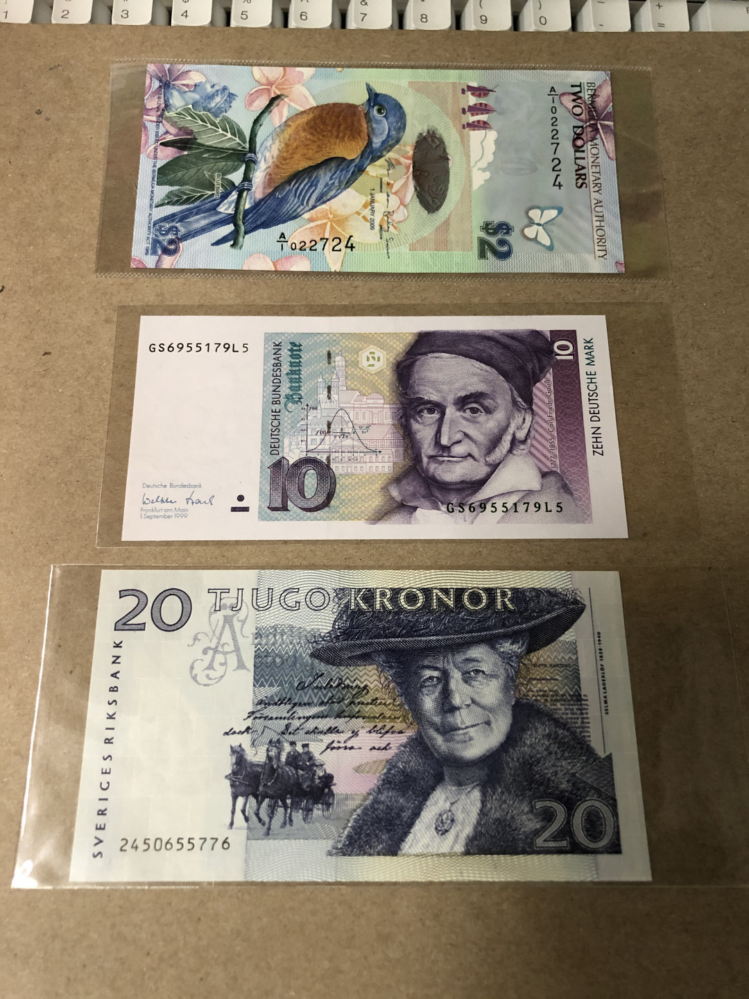 【Blue Auction】世界纸币精拍第23期—— 锡兰佛国(共50拍） 【一组3张】瑞典20克朗、德国10马克、百慕大2元 全新UNC