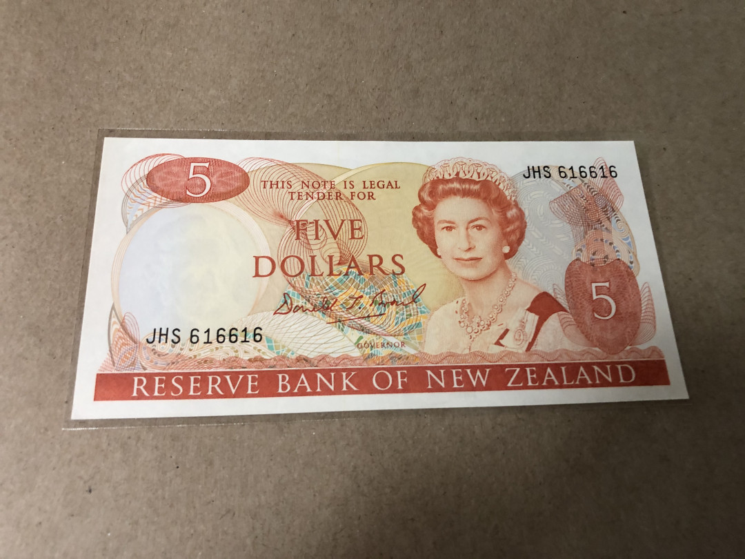 【Blue Auction】世界纸币精拍第23期—— 锡兰佛国(共50拍） 【雷达号&重复号616616】新西兰 花冠5元 AU+ 女王纸币