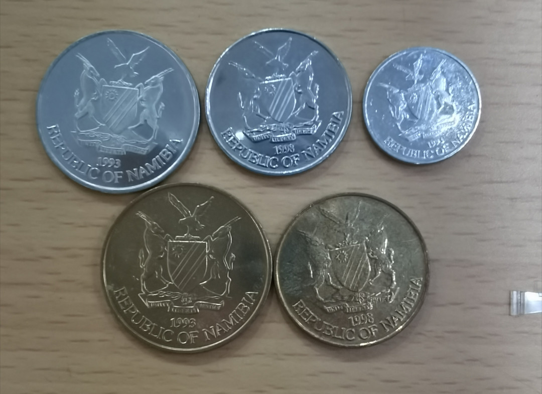 北京马甸外币专卖微拍第二十四期，非贵金属纪念币，流通币专场，陆续上新，欢迎关注 纳米比亚5枚/套，品相如图