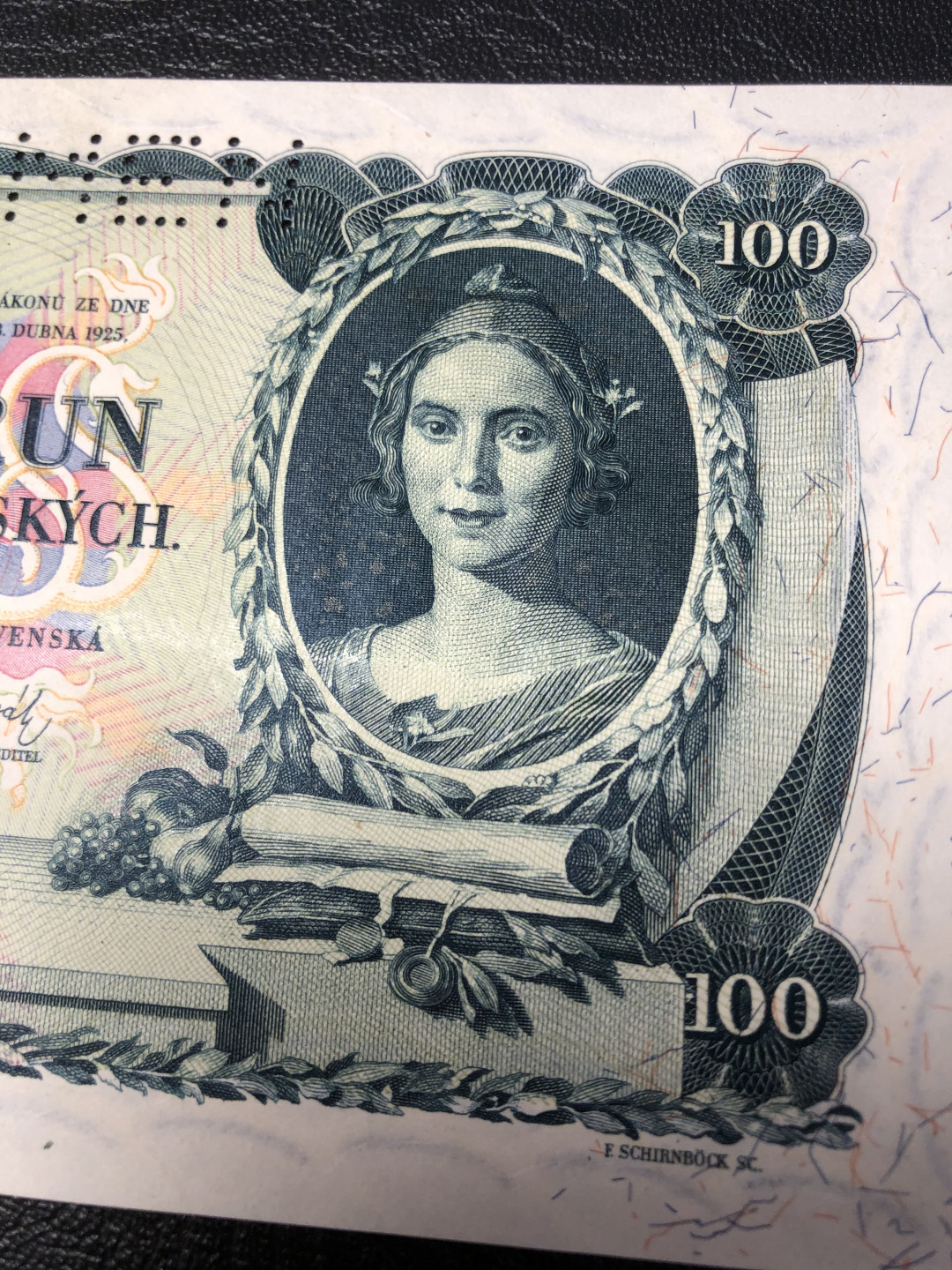 《外钞收藏家》第八十四期拍卖（广州2020币展特拍） 捷克斯洛伐克1925年100克朗 样钞 全新品相 这样的品种这么好品相不多了。雕刻精美