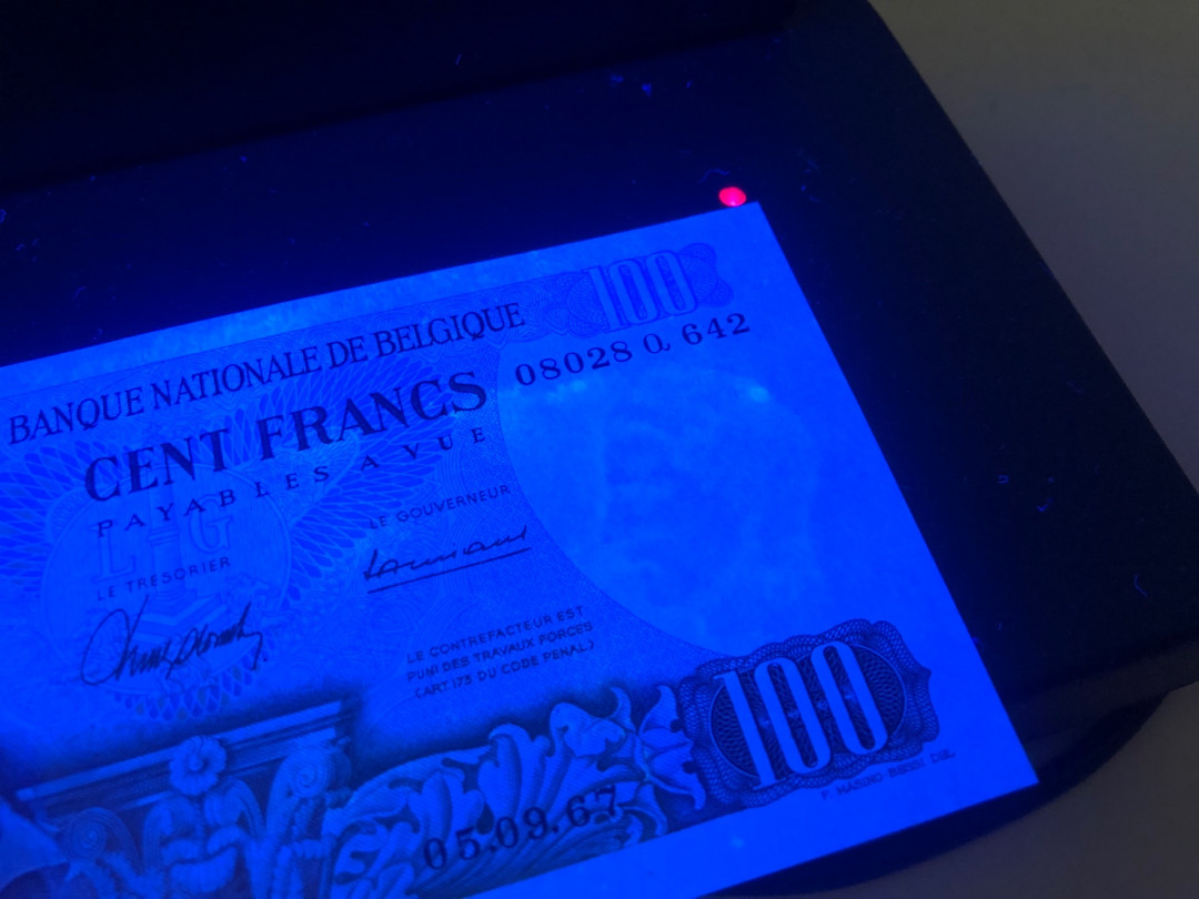 《外钞收藏家》第八十四期拍卖（广州2020币展特拍） 比利时倒二版100，之前检查遗漏，水印处有轻微黄点