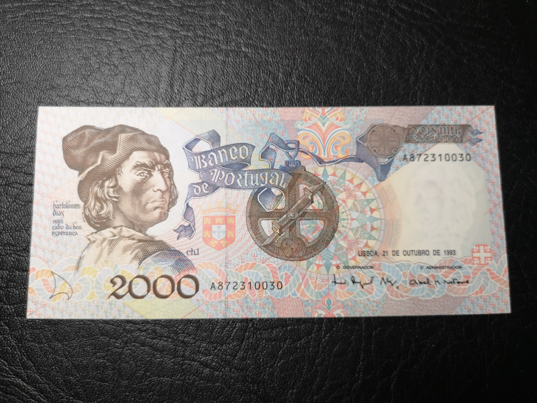 《外钞收藏家》第八十五期拍卖 葡萄牙1993年2000 近全新品相 边上有一点点潮斑