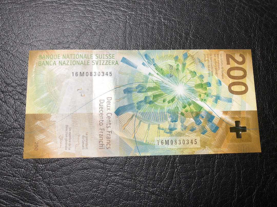 《外钞收藏家》第八十五期拍卖 瑞士最新版200法郎 全新绝品
