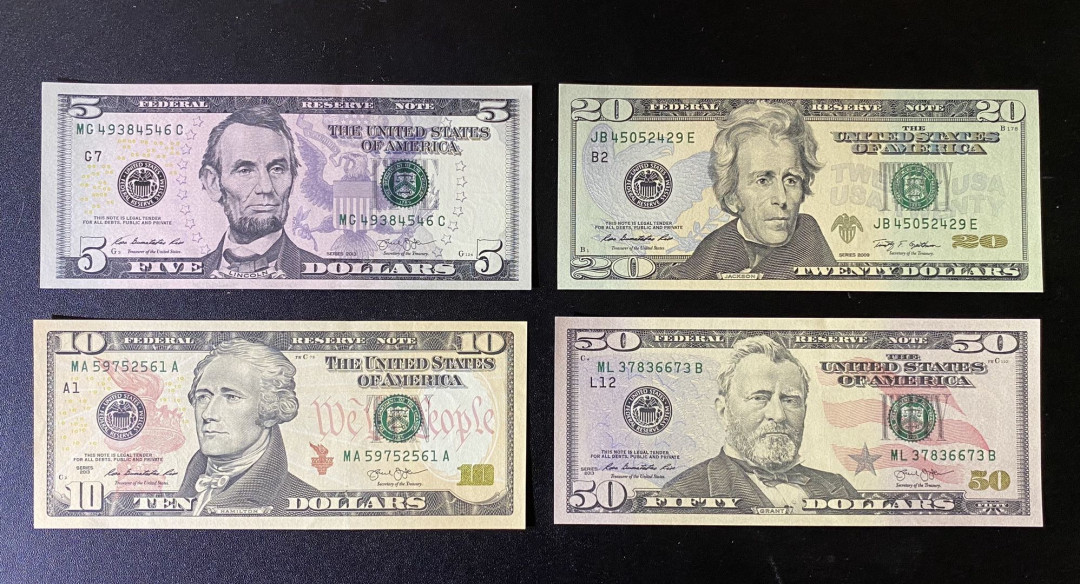 兄弟钱币收藏2020年第54期拍卖 美国2013年彩版小套5-10-20-50元，UNC，10美元有压痕