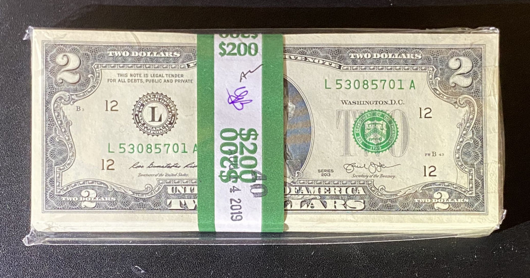 兄弟钱币收藏2020年第54期拍卖 美国2013年2美元，百连号一刀，UNC