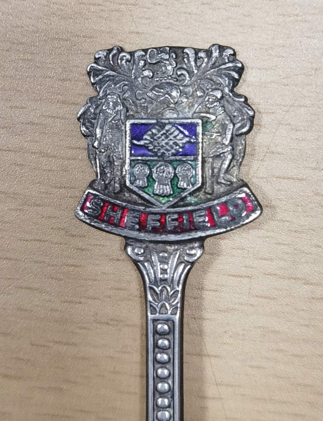 北京马甸外币专卖微拍第二十五期，徽章，早期工艺勺专场，陆续上新欢迎关注 银勺二十，含银量不详，长116mm，重15克，品相如图