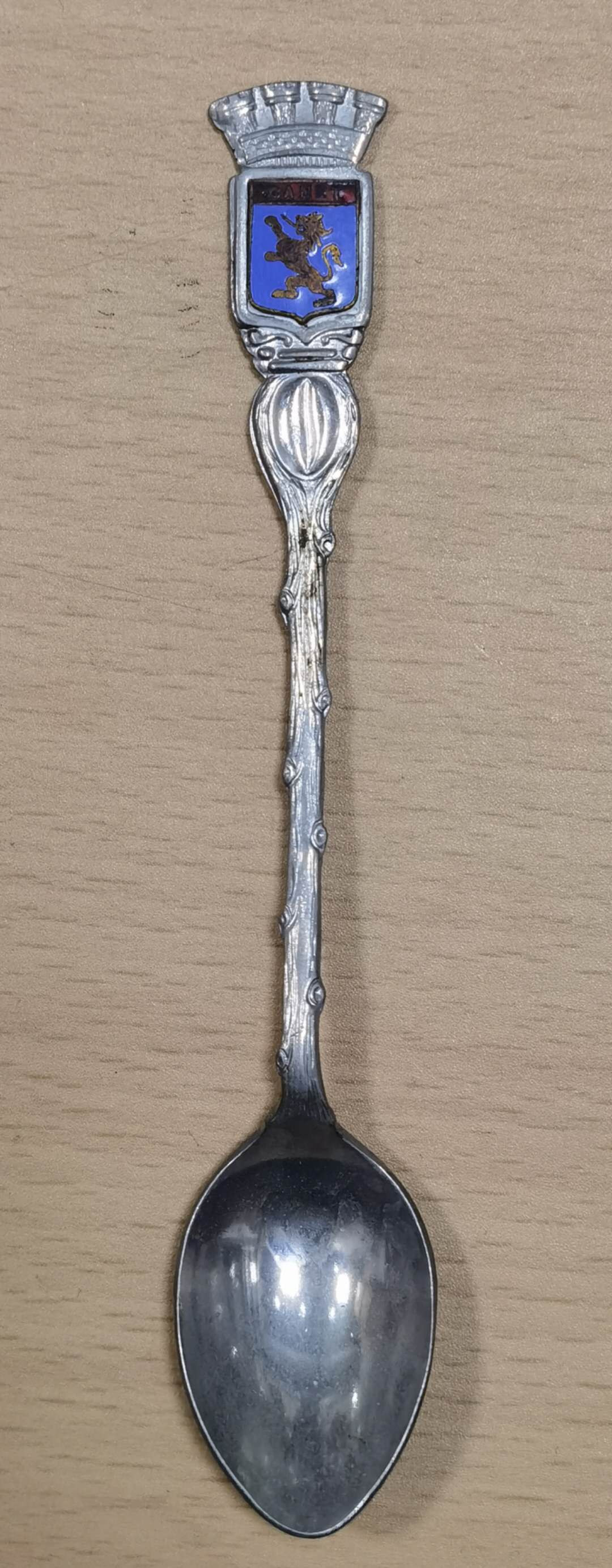 北京马甸外币专卖微拍第二十五期，徽章，早期工艺勺专场，陆续上新欢迎关注 银勺十四，含银量不详，长130mm，重14.4克，品相如图