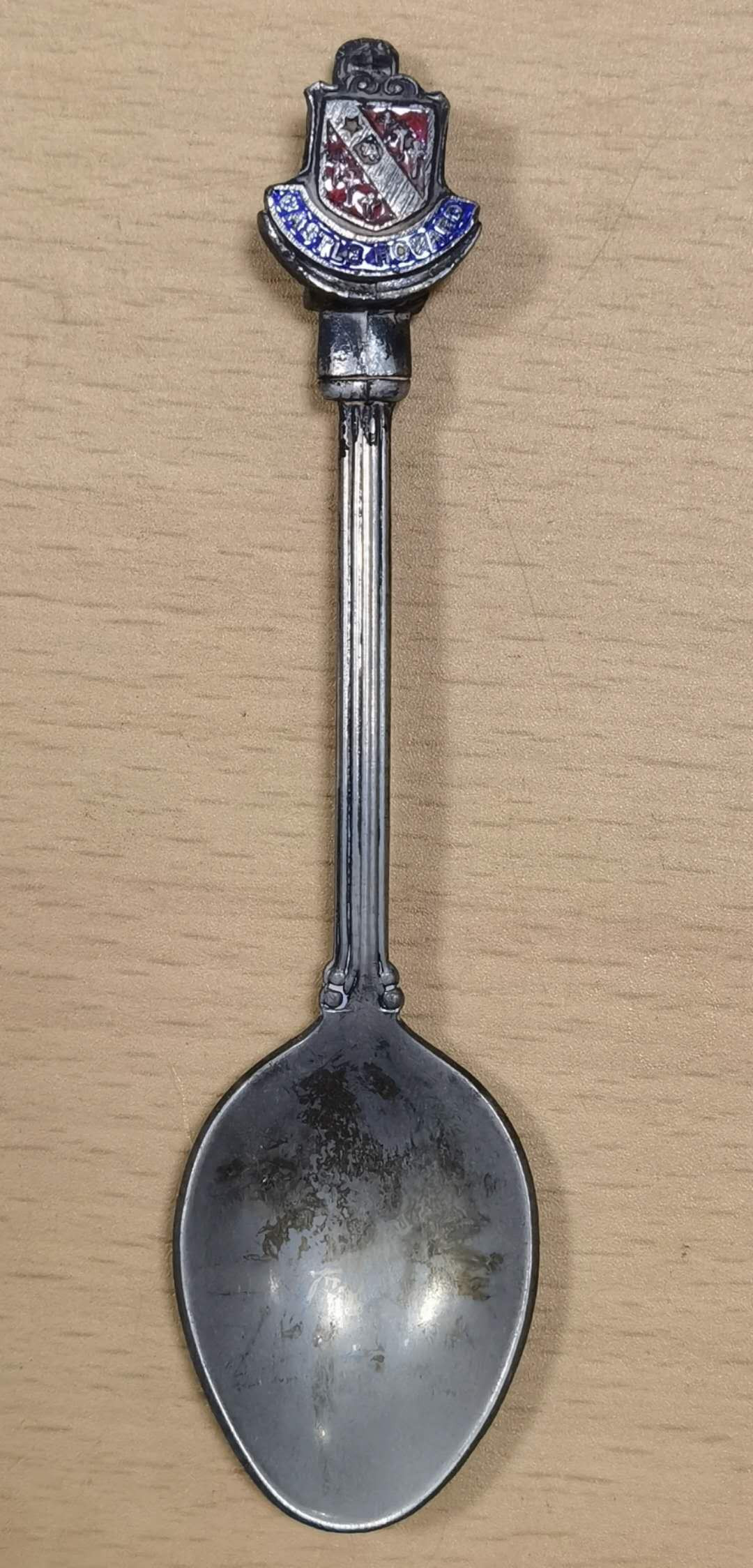 北京马甸外币专卖微拍第二十五期，徽章，早期工艺勺专场，陆续上新欢迎关注 银勺十九，含银量不详，长110mm，重17.7克，品相如图