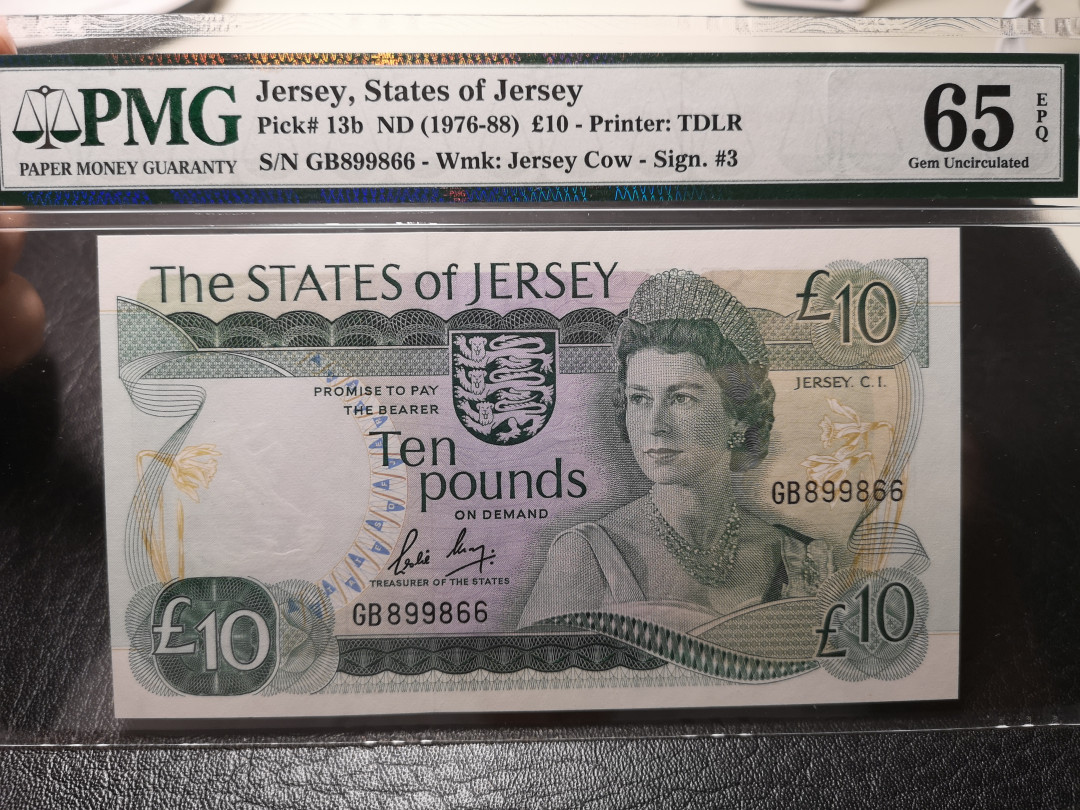 《外钞收藏家》第八十六期拍卖 国庆节专场 泽西1976-88年10镑 pmg65