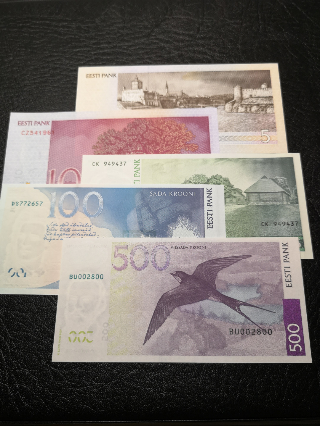 《外钞收藏家》第八十六期拍卖 国庆节专场 爱沙尼亚一套五张  全新绝品