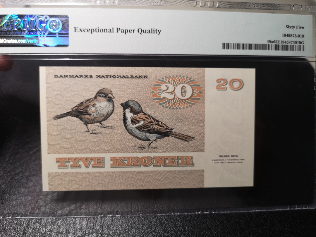 《外钞收藏家》第八十六期拍卖 国庆节专场 1979年丹麦动物版20克朗  pmg65 精致麻雀钞