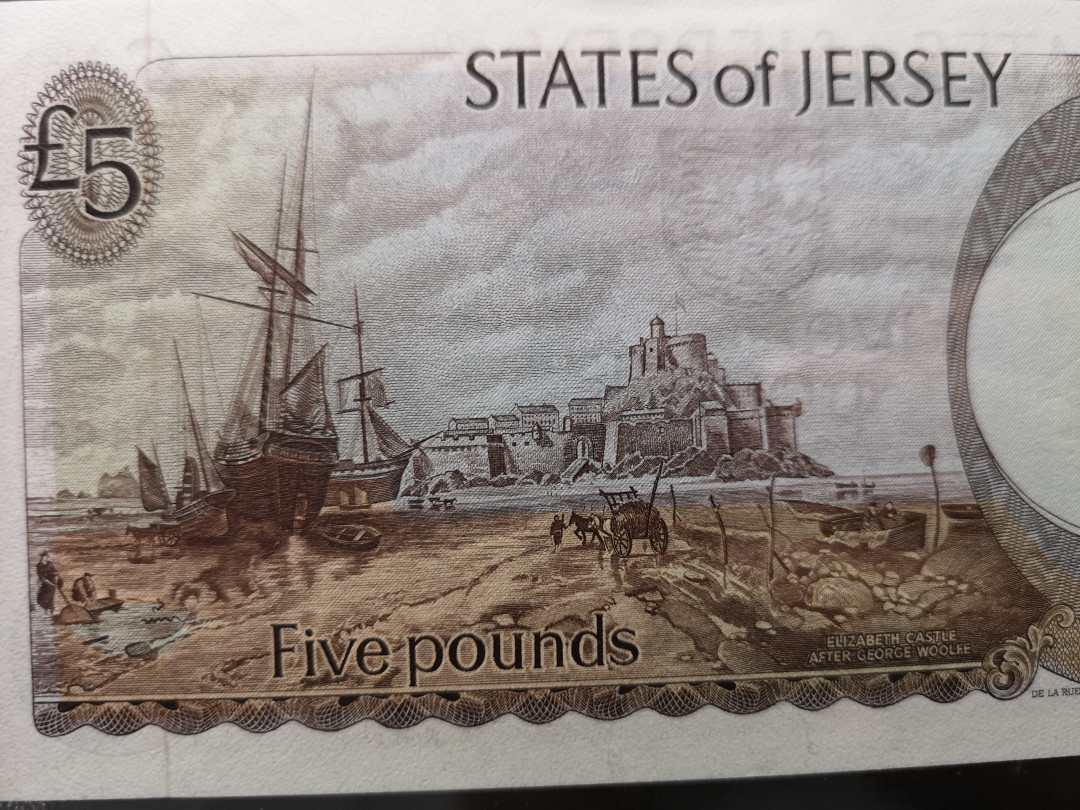 《外钞收藏家》第八十六期拍卖 国庆节专场 泽西1976-88年5镑 pmg66 100号小号