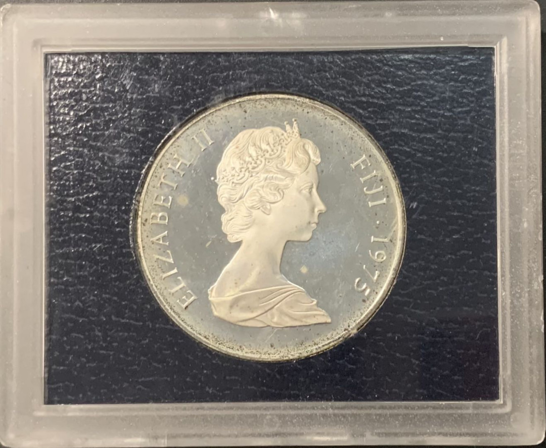 紫瑗钱币——微拍第111期 斐济 1975年 卡科巴国王半 25元 48.6克 0.925银 精制 原盒装