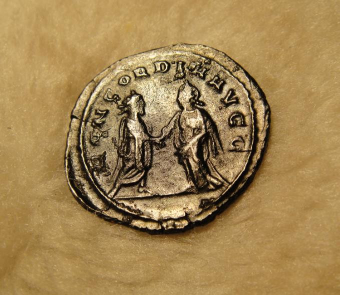 阿尔特米德古典钱币中国微拍第六期 罗马帝国 萨洛妮娜皇后 安东尼安银币