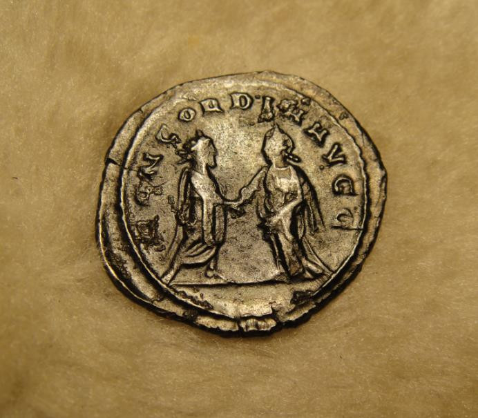 阿尔特米德古典钱币中国微拍第六期 罗马帝国 萨洛妮娜皇后 安东尼安银币