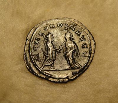 阿尔特米德古典钱币中国微拍第六期 罗马帝国 萨洛妮娜皇后 安东尼安银币