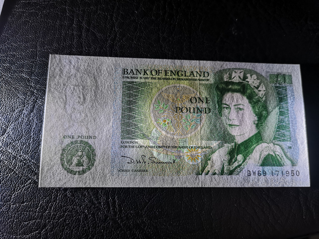 《外钞收藏家》第八十七期拍卖 英国 D序列1镑 unc