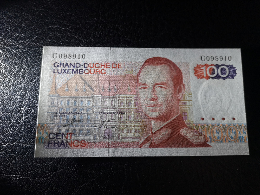 《外钞收藏家》第八十七期拍卖 卢森堡1980年100法郎 全新unc