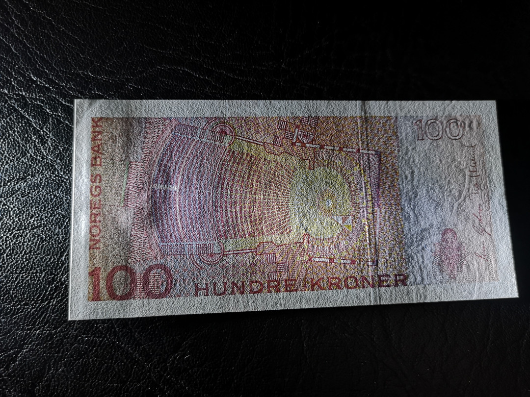 《外钞收藏家》第八十七期拍卖 挪威2003年100克朗 全新unc