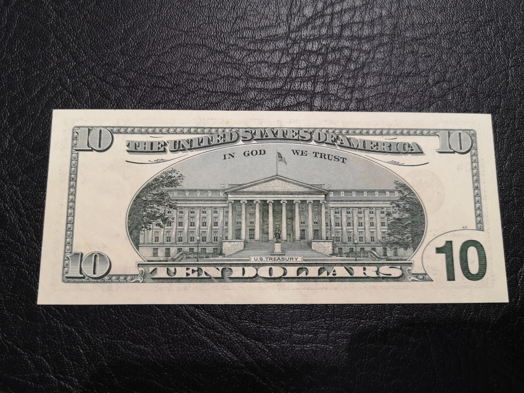 《外钞收藏家》第八十七期拍卖 2001年10美元 大头 补号 全新unc