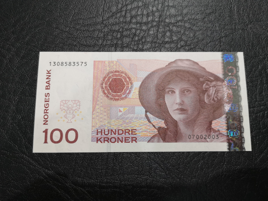 《外钞收藏家》第八十七期拍卖 挪威2003年100克朗 全新unc
