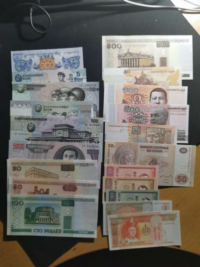 【鲸贝乐淘·两周年】千字文·第“丙舍傍启，甲帐对楹”号拍卖 【外币45张】全新全品UNC ，45张一组