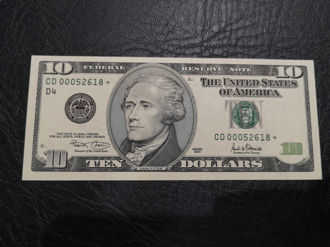 《外钞收藏家》第八十七期拍卖 2001年10美元 大头 补号 全新unc