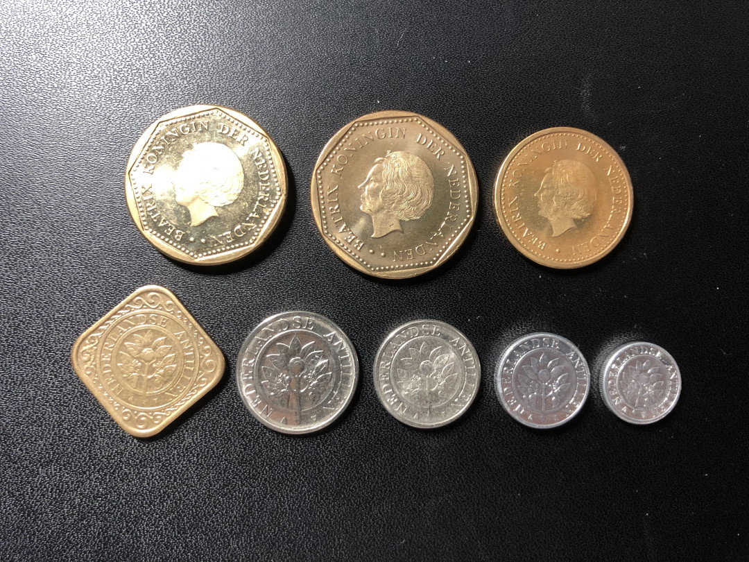 《外钞收藏家》第八十七期拍卖 荷属安德列斯硬币8枚一套 雕刻精美