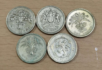 北京马甸外币专卖拍卖第二十七期，非贵金属流通币，纪念币专场，陆续上新，欢迎关注。 - 5枚图案不同的1英镑，品相如图