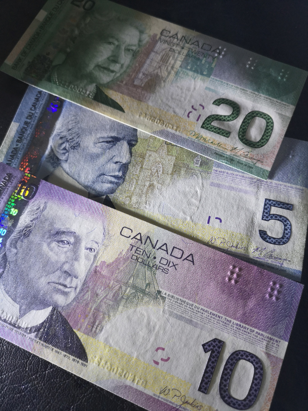 《外钞收藏家》第八十八期拍卖 加拿大旅版 20、10、5加元 全新绝品 