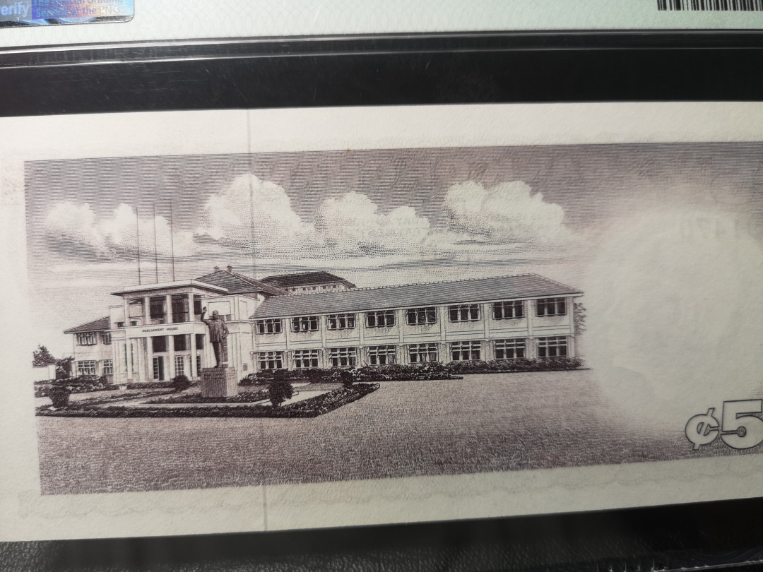 《外钞收藏家》第八十八期拍卖 加纳 1965年5 pmg66  非常美的设计