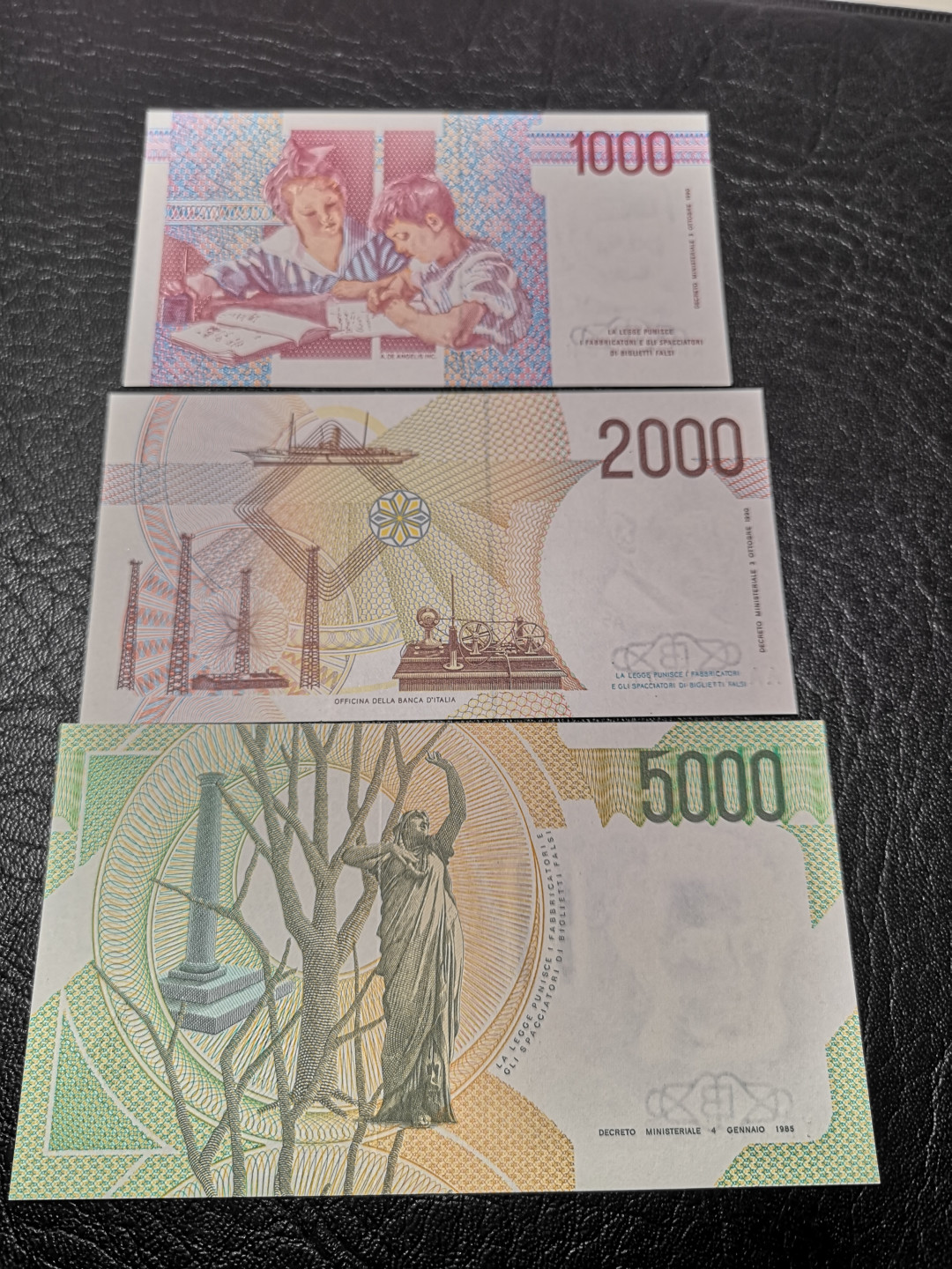 《外钞收藏家》第八十八期拍卖 意大利末版 小套 全新绝品