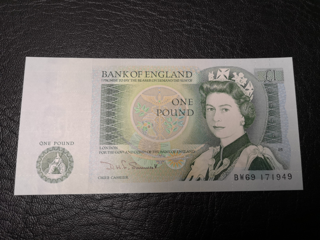 《外钞收藏家》第八十八期拍卖 英国D序列1镑 全新绝品