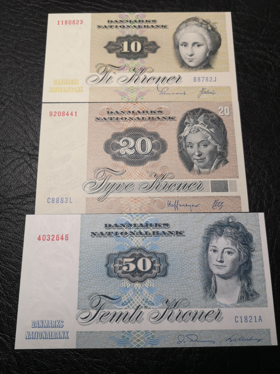 《外钞收藏家》第八十八期拍卖 丹麦动物版50、20、10克朗  三张 全新绝品 