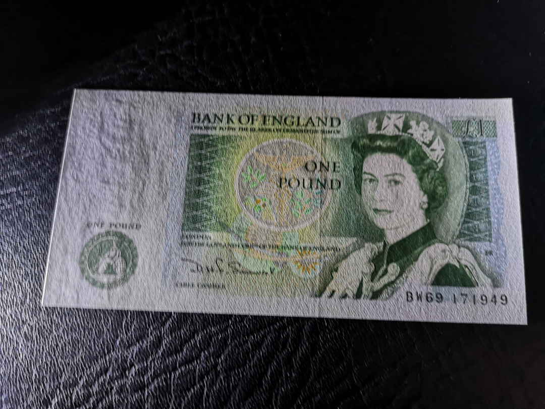 《外钞收藏家》第八十八期拍卖 英国D序列1镑 全新绝品