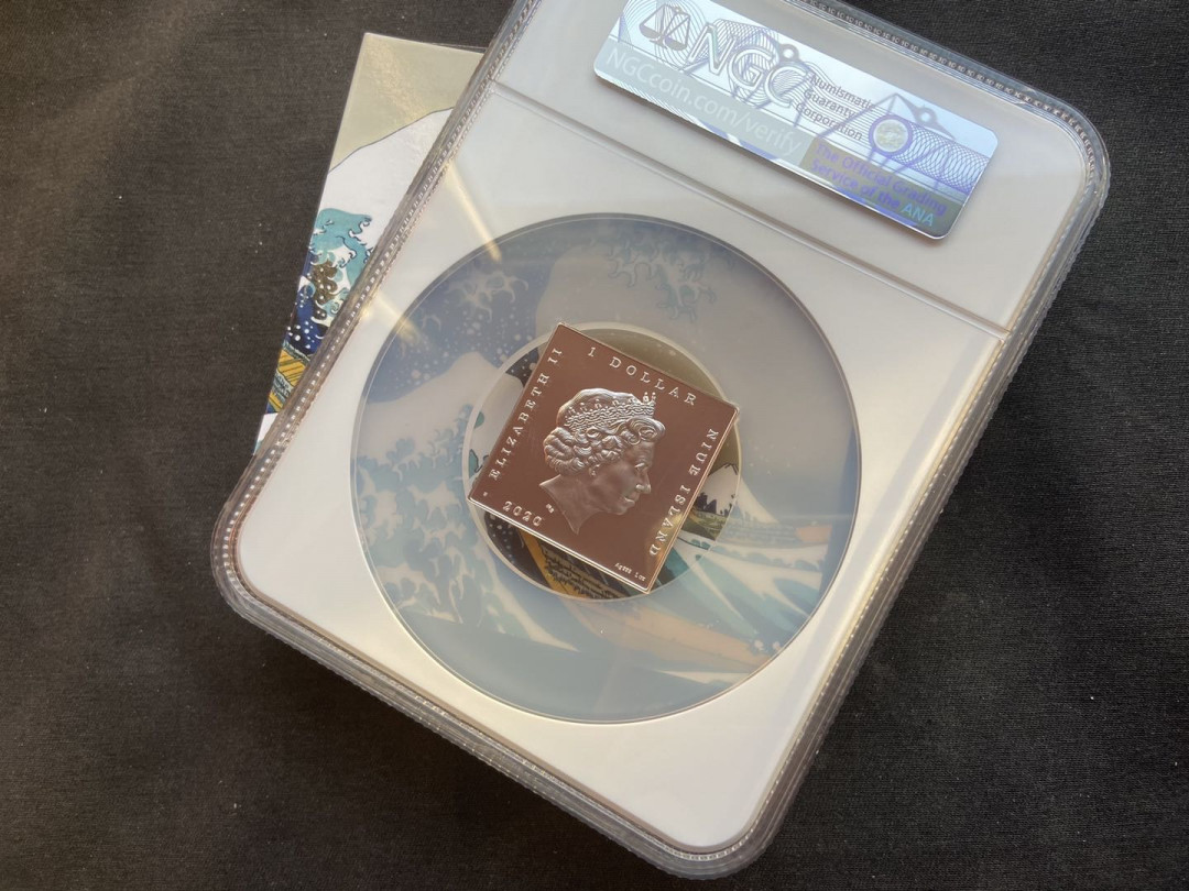 【币观天下】第126期钱币拍卖～ 【纽埃】日本著名版画“神奈川冲浪里”1oz镀金银币