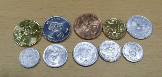 北京马甸外币专卖拍卖第二十七期，非贵金属流通币，纪念币专场，陆续上新，欢迎关注。 尼伯尔十枚/套，品相如图