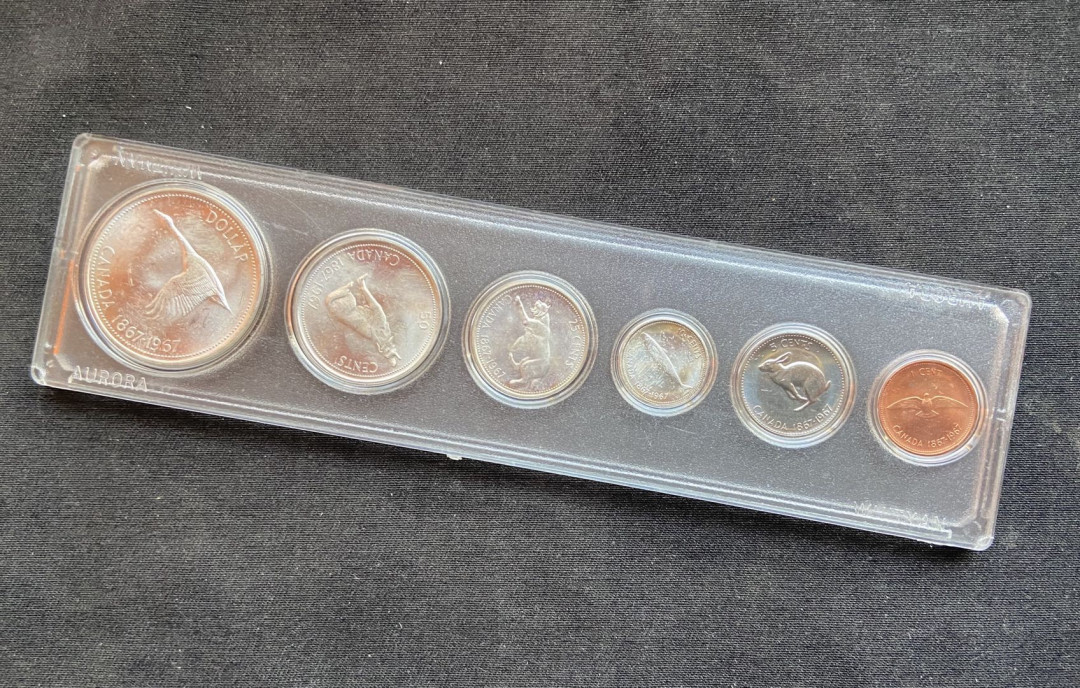 【币观天下】第126期钱币拍卖～ 【加拿大】1967加拿大套币【包含4枚银币】