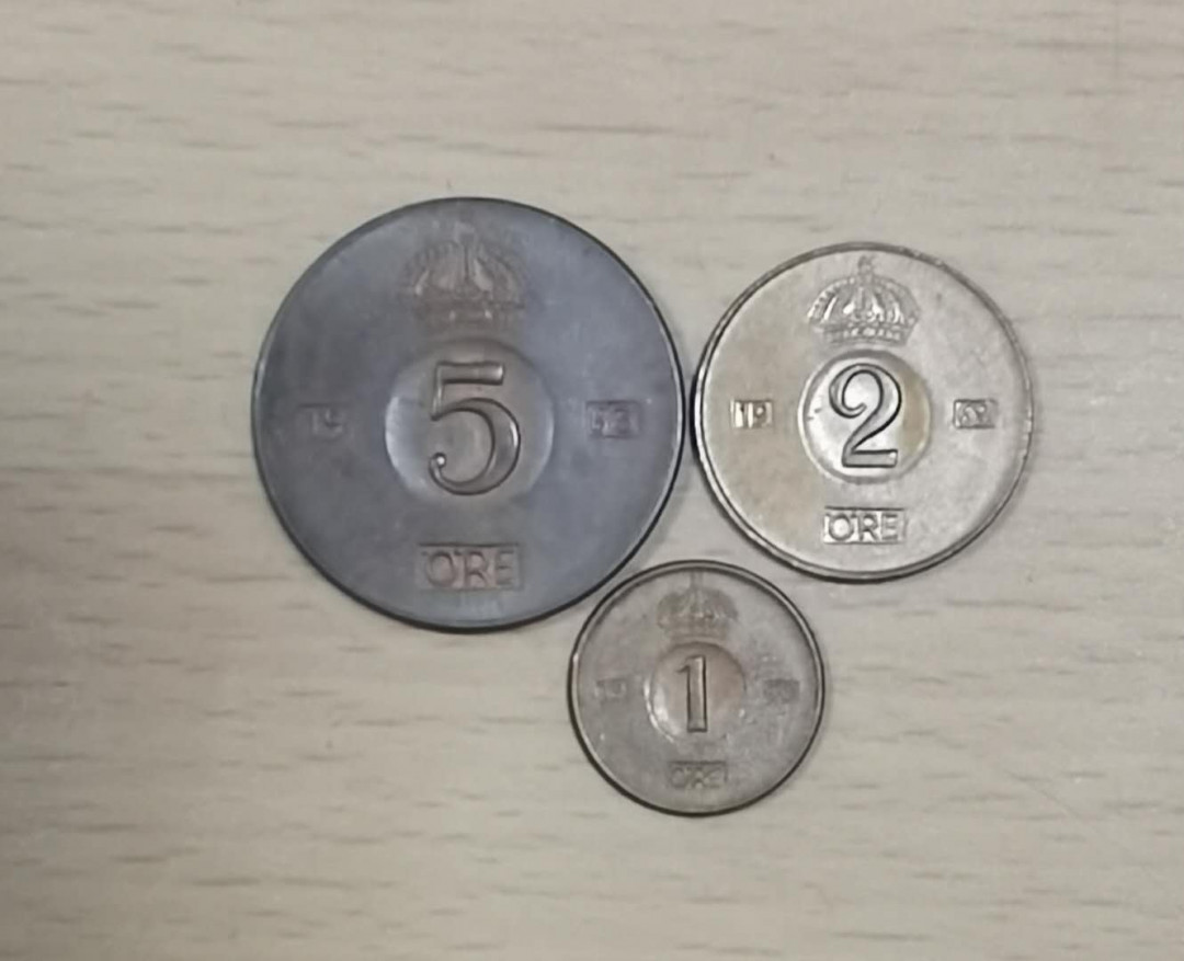 北京马甸外币专卖拍卖第二十七期，非贵金属流通币，纪念币专场，陆续上新，欢迎关注。 瑞典5，2，1欧尔铜币，品相如图