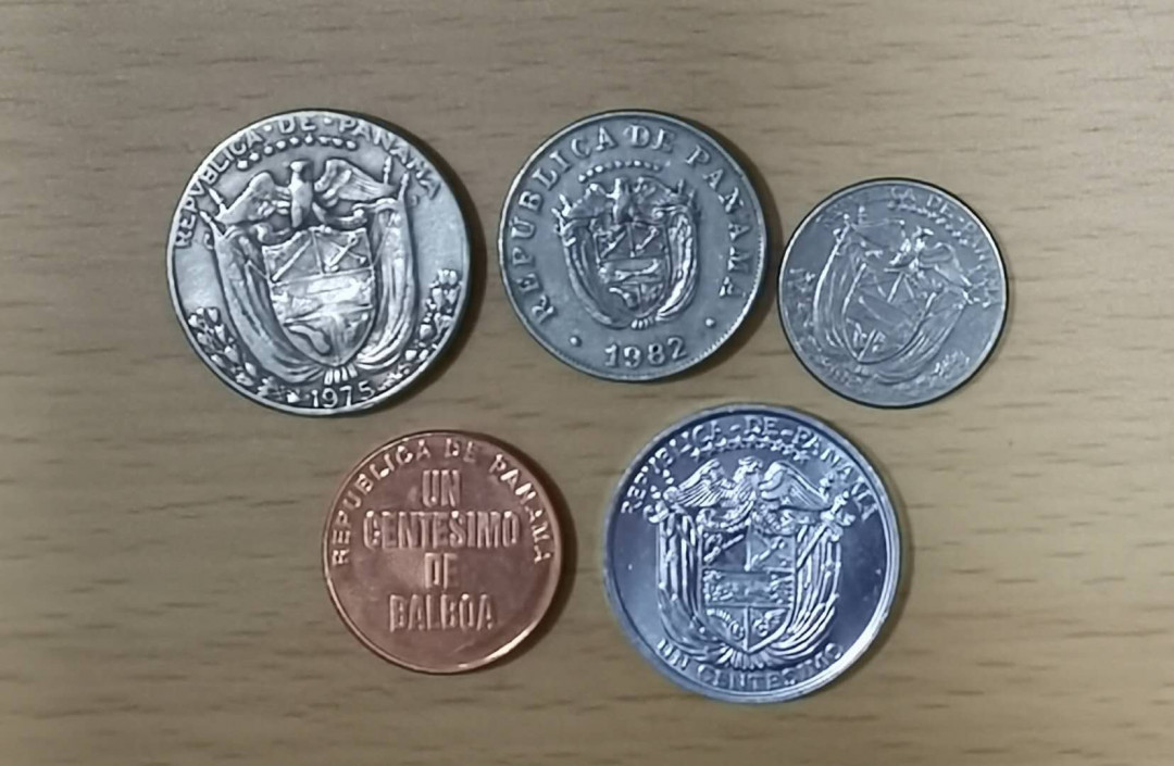 北京马甸外币专卖拍卖第二十七期，非贵金属流通币，纪念币专场，陆续上新，欢迎关注。 巴拿马流通币5枚，品相如图