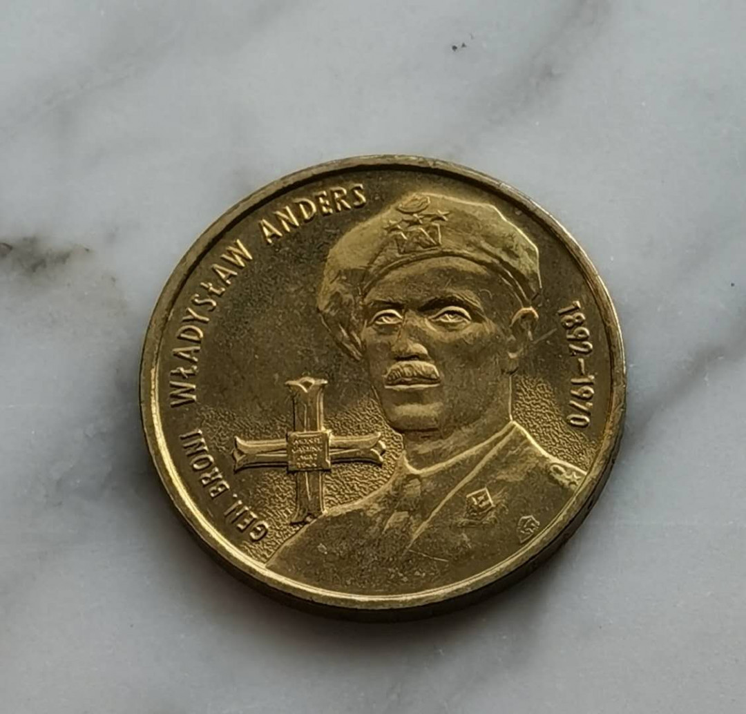 北京马甸外币专卖拍卖第二十七期，非贵金属流通币，纪念币专场，陆续上新，欢迎关注。 2002年波兰2兹罗提纪念币，品相如图