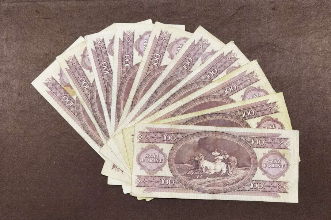 北京马甸外币专卖拍卖第二十八期，纸币专场，陆续上新，欢迎关注 早期匈牙利纸币10张，品相如图，非全新